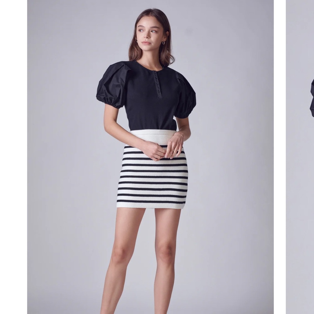 Mixed media puff sleeve top LARGE